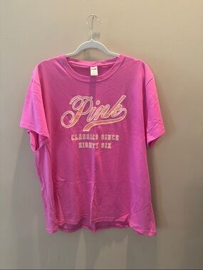 EUC VS PINK Campus T-Shirt - Large